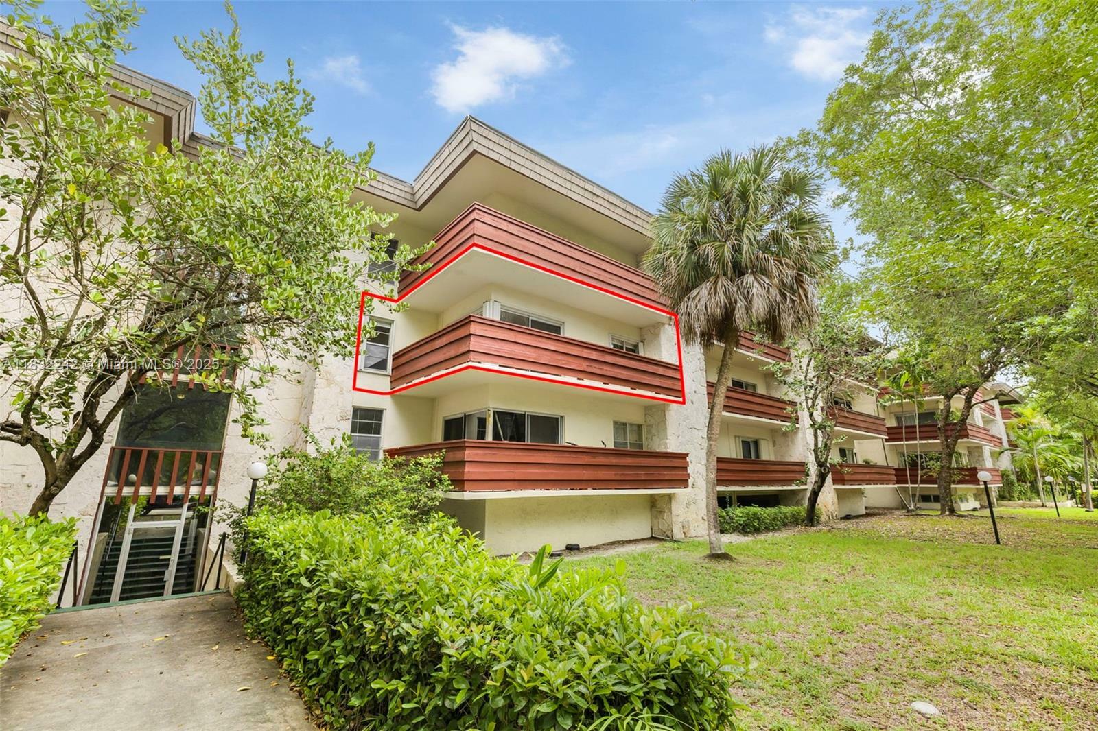 Property Photo:  1205 Mariposa Ave 308  FL 33146 