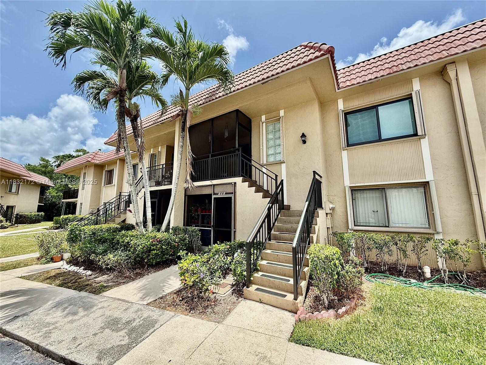 318 Lakeview Dr 203  Weston FL 33326 photo