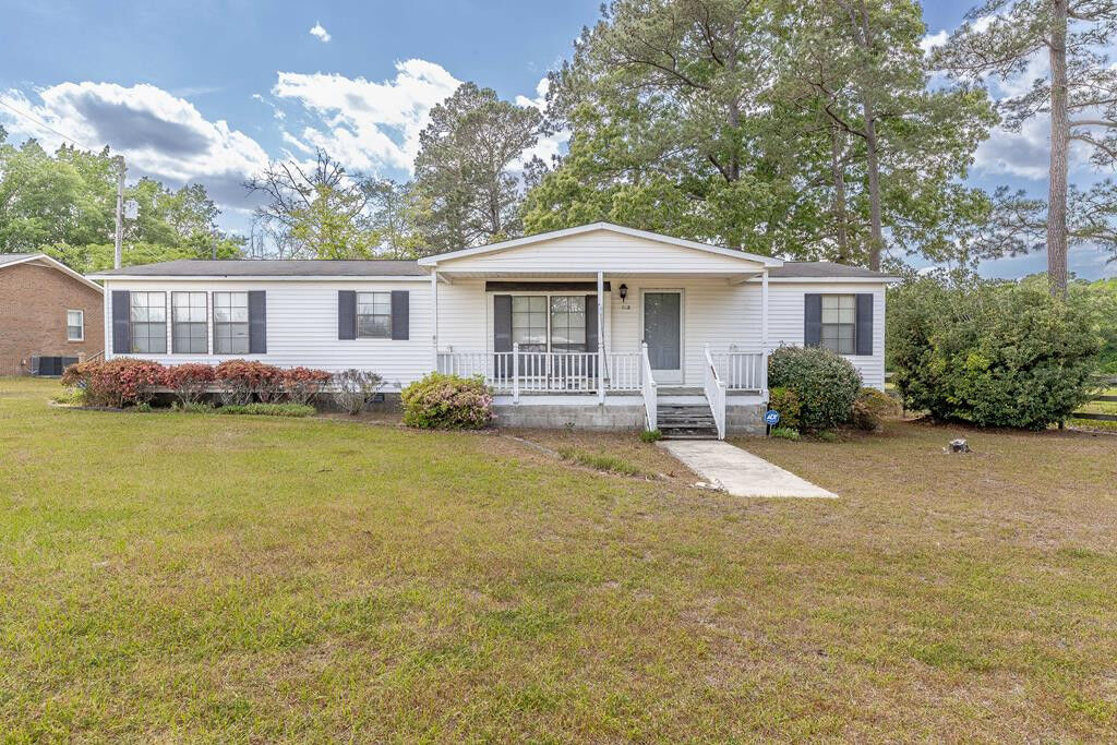 Property Photo:  652 Tee Vee Road  SC 29047 