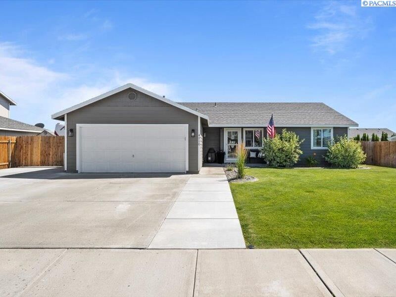 Property Photo:  4210 Campolina Lane  WA 99301 