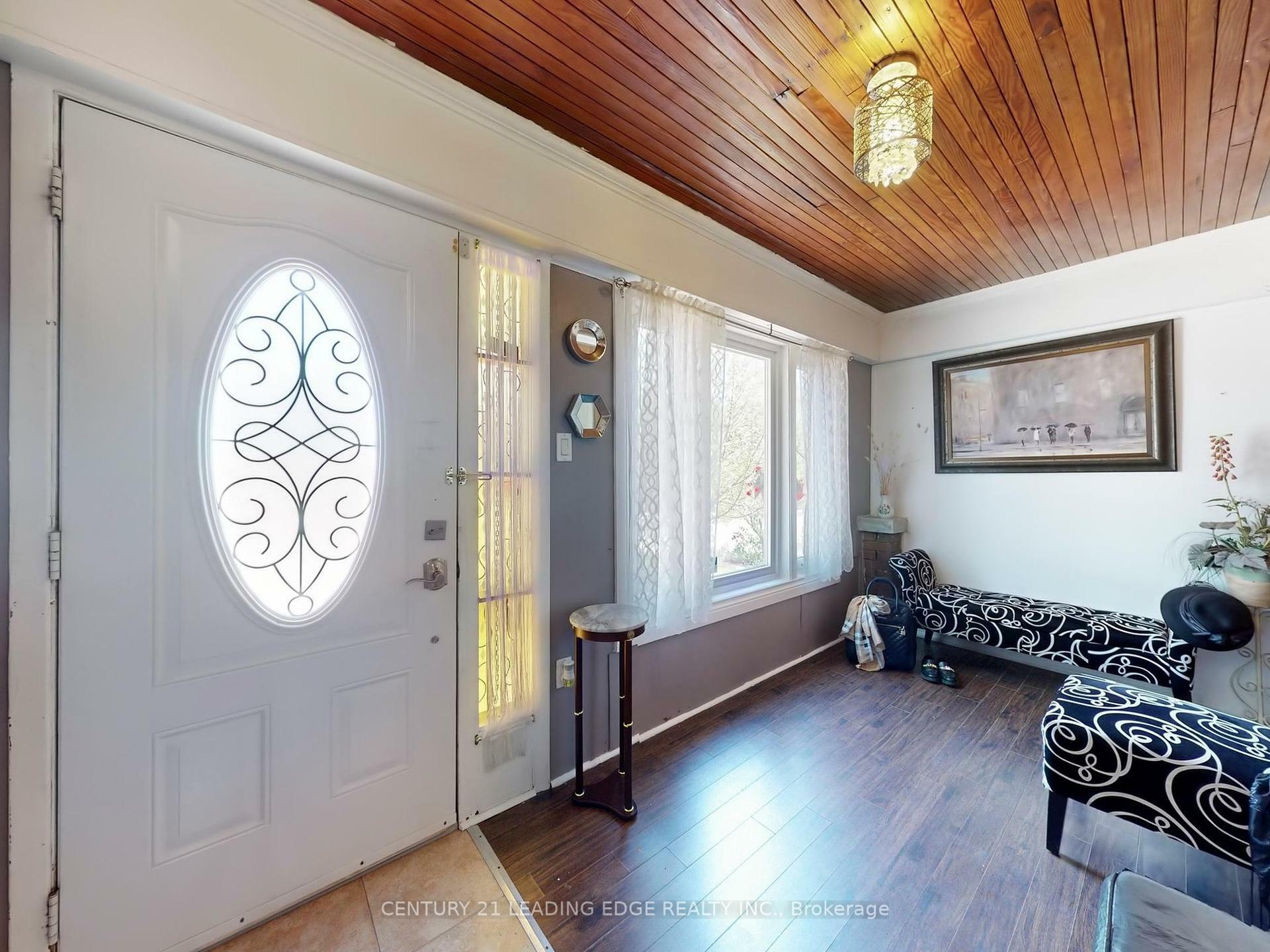 Property Photo: 286 Glenholme Avenue ON M6E 3C8