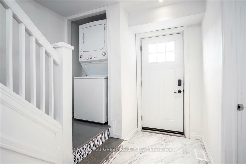 Photo de la propriété: 87 West 5th Street ON L9C 3N5