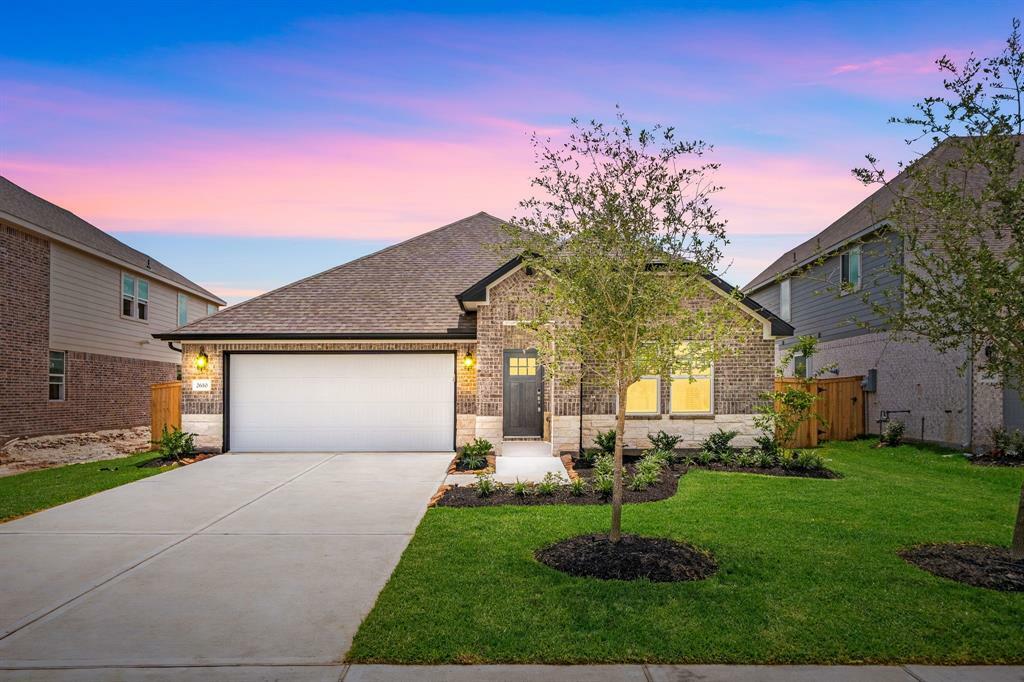 Property Photo: 2610 Clapbread Lane TX 77471