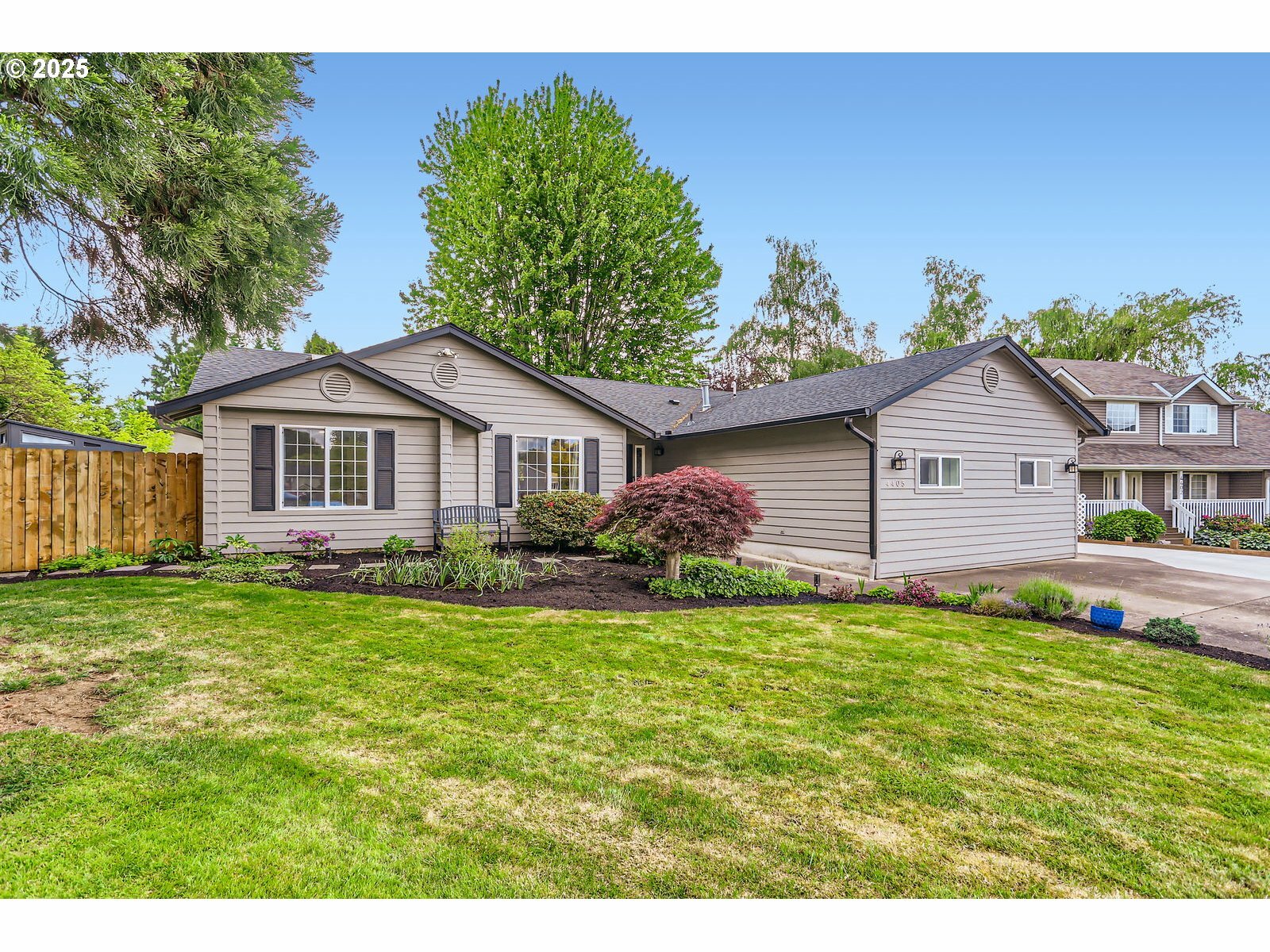 Property Photo:  4405 NE 46th Cir  WA 98661 
