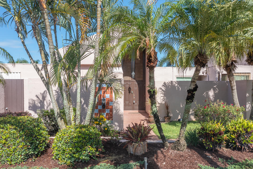 Property Photo: 3320 SE Sandpiper Circle FL 34952
