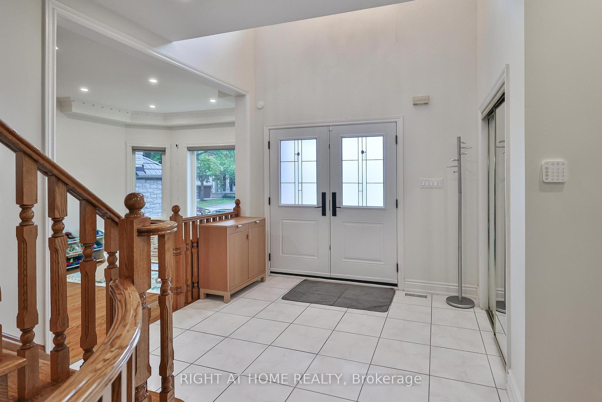 Property Photo: 58 Yorkview Drive ON M2R 1J8