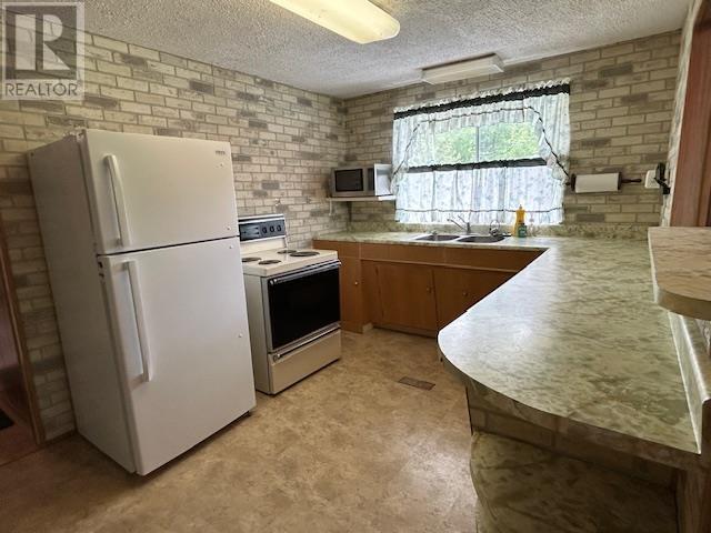 Property Photo:  1462 Highway 17  ON P0R 1A0 