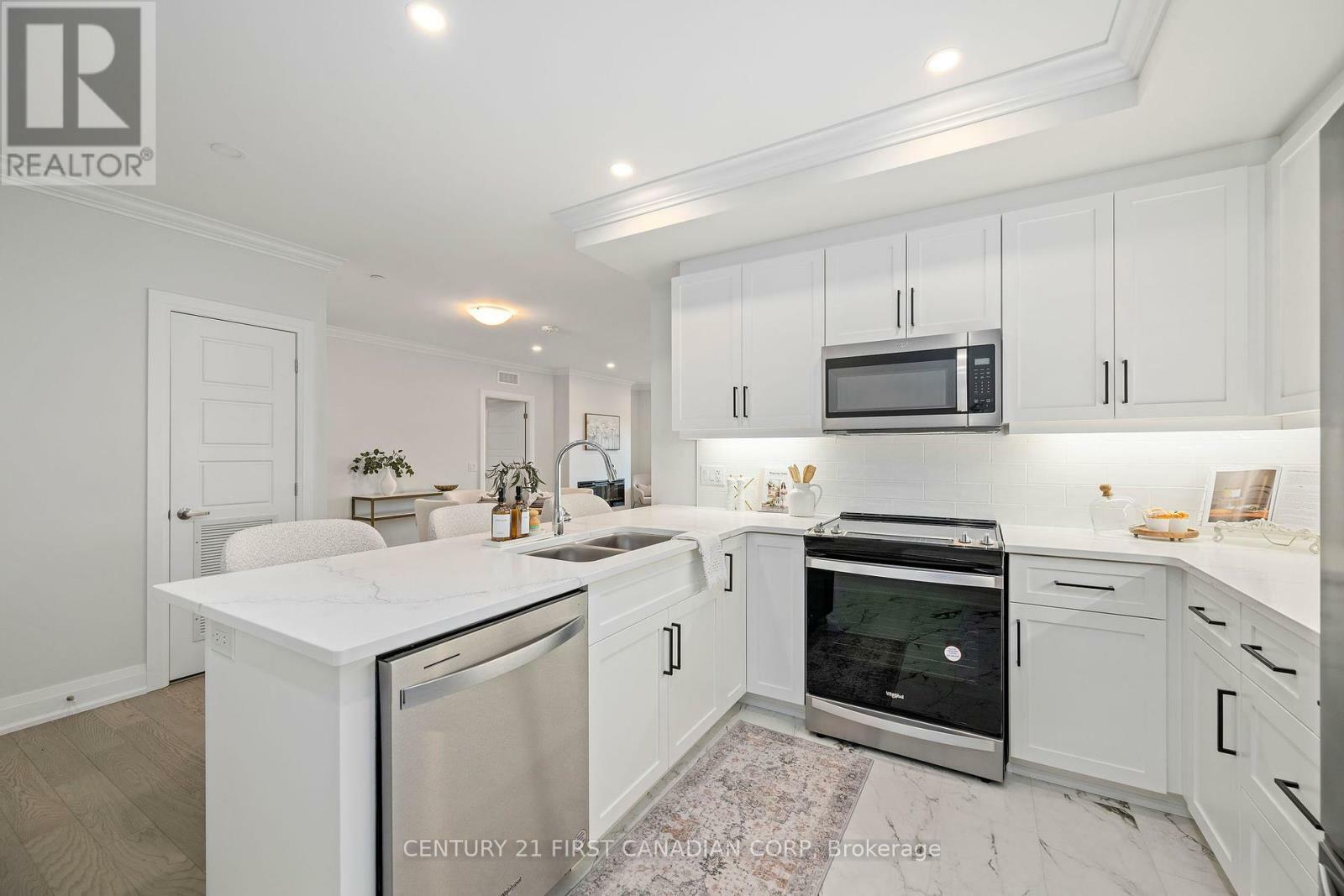 Property Photo: 1560 Upper West Avenue 213 ON N6K 0L1