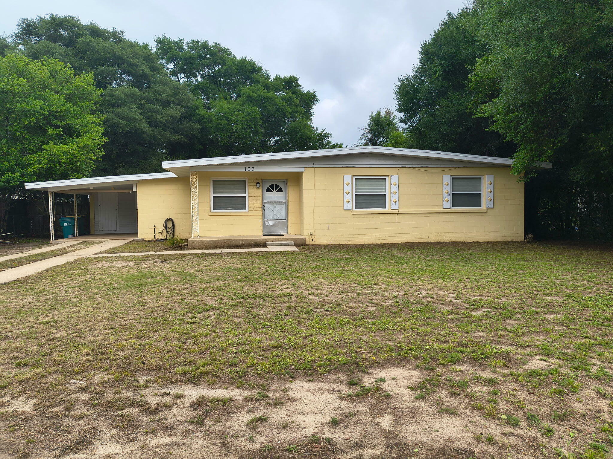 Property Photo:  103 Forest Drive  FL 32547 