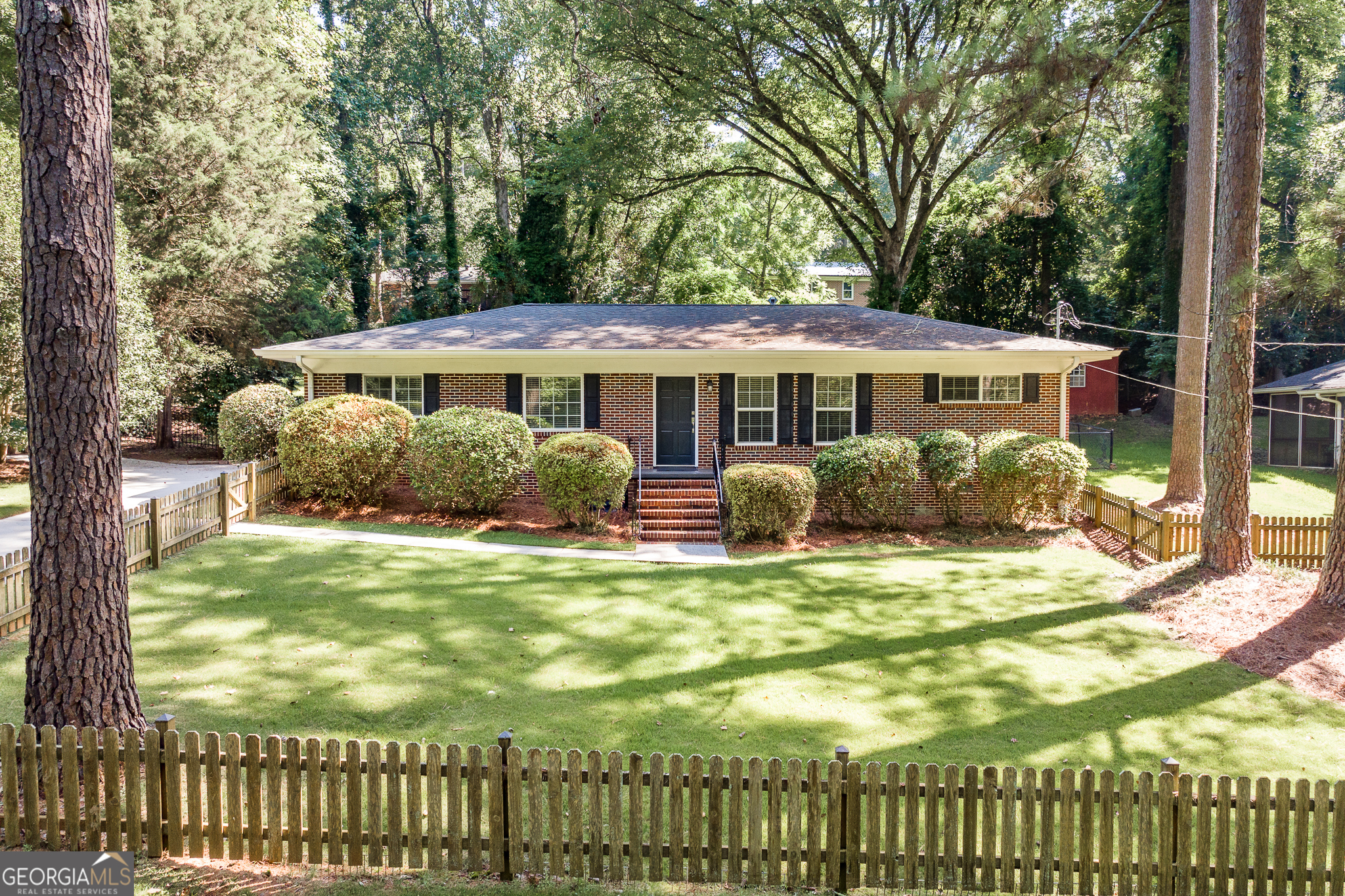 Property Photo: 225 Riverside Drive GA 30606