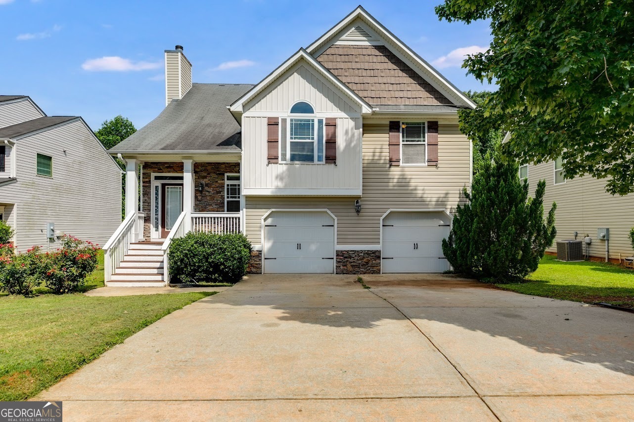 Property Photo: 7125 Creeksong Drive GA 30134
