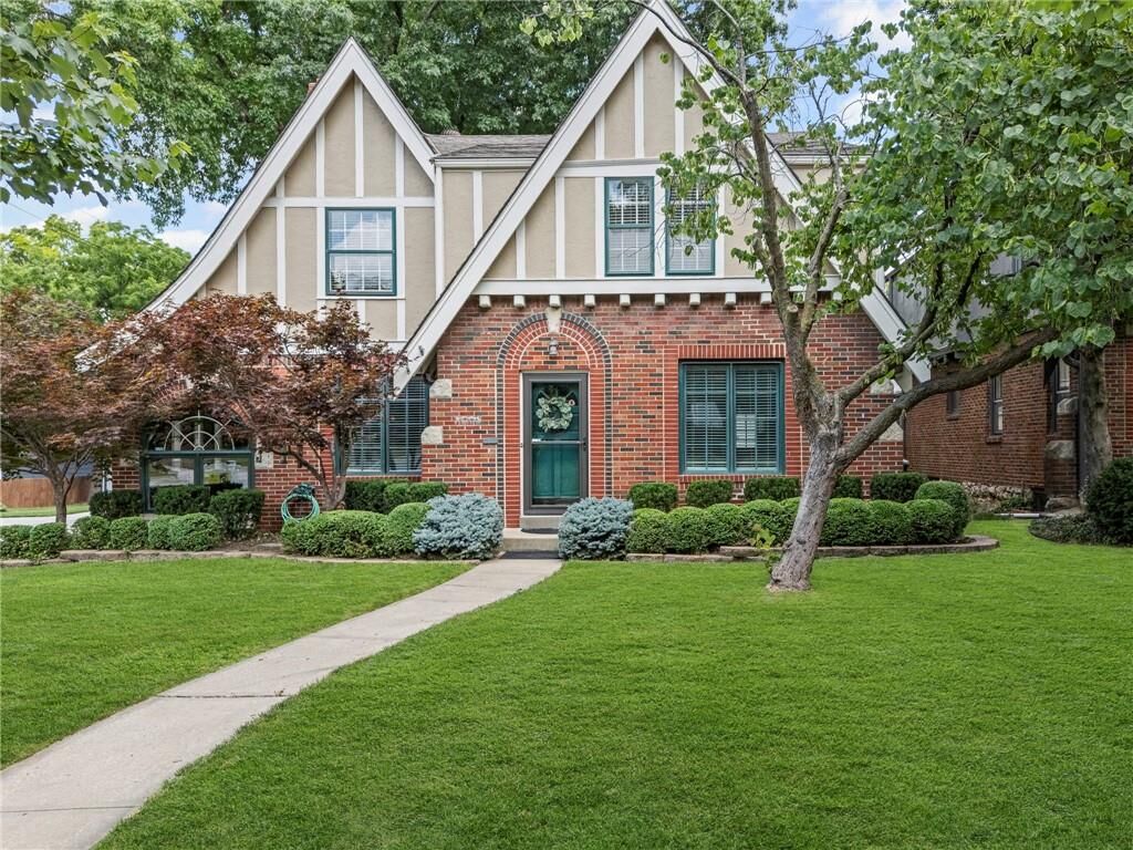 Property Photo:  1296 W 72nd Terrace  MO 64114 