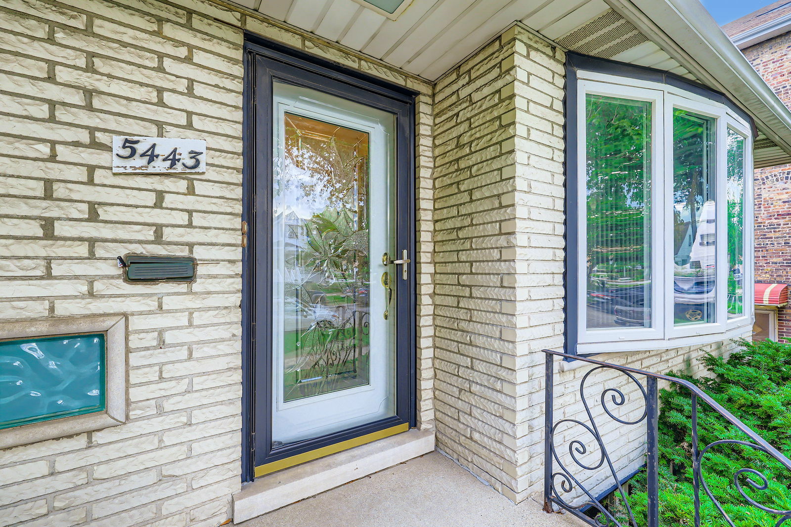 Property Photo: 5443 S Nottingham Avenue IL 60638