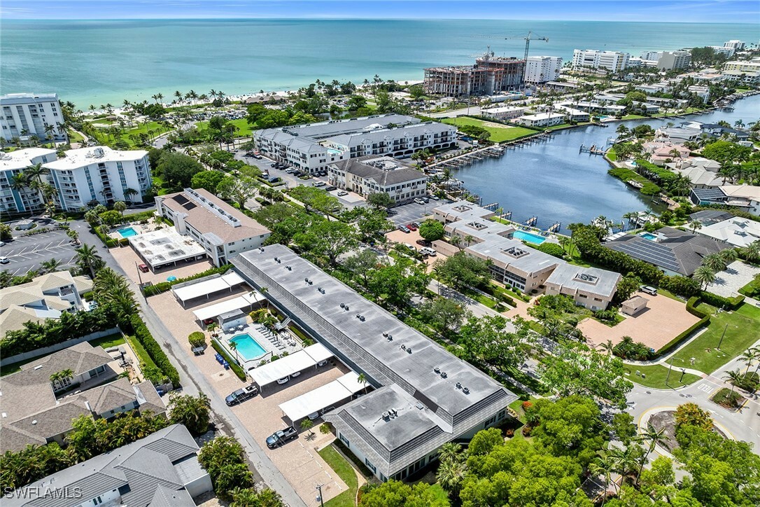 290 Banyan Boulevard 290  Naples FL 34102 photo