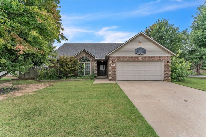 1813 SW Pine Avenue  Bentonville AR 72713 photo