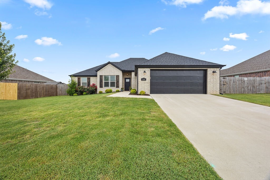 Property Photo:  535 N Goose Xing  AR 72730 