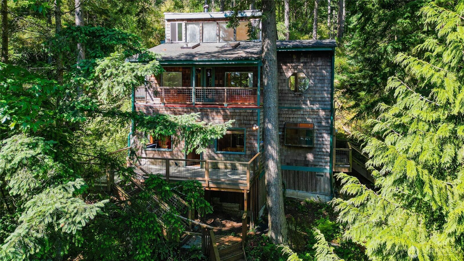 Property Photo:  1237  Island Drive  WA 98262 