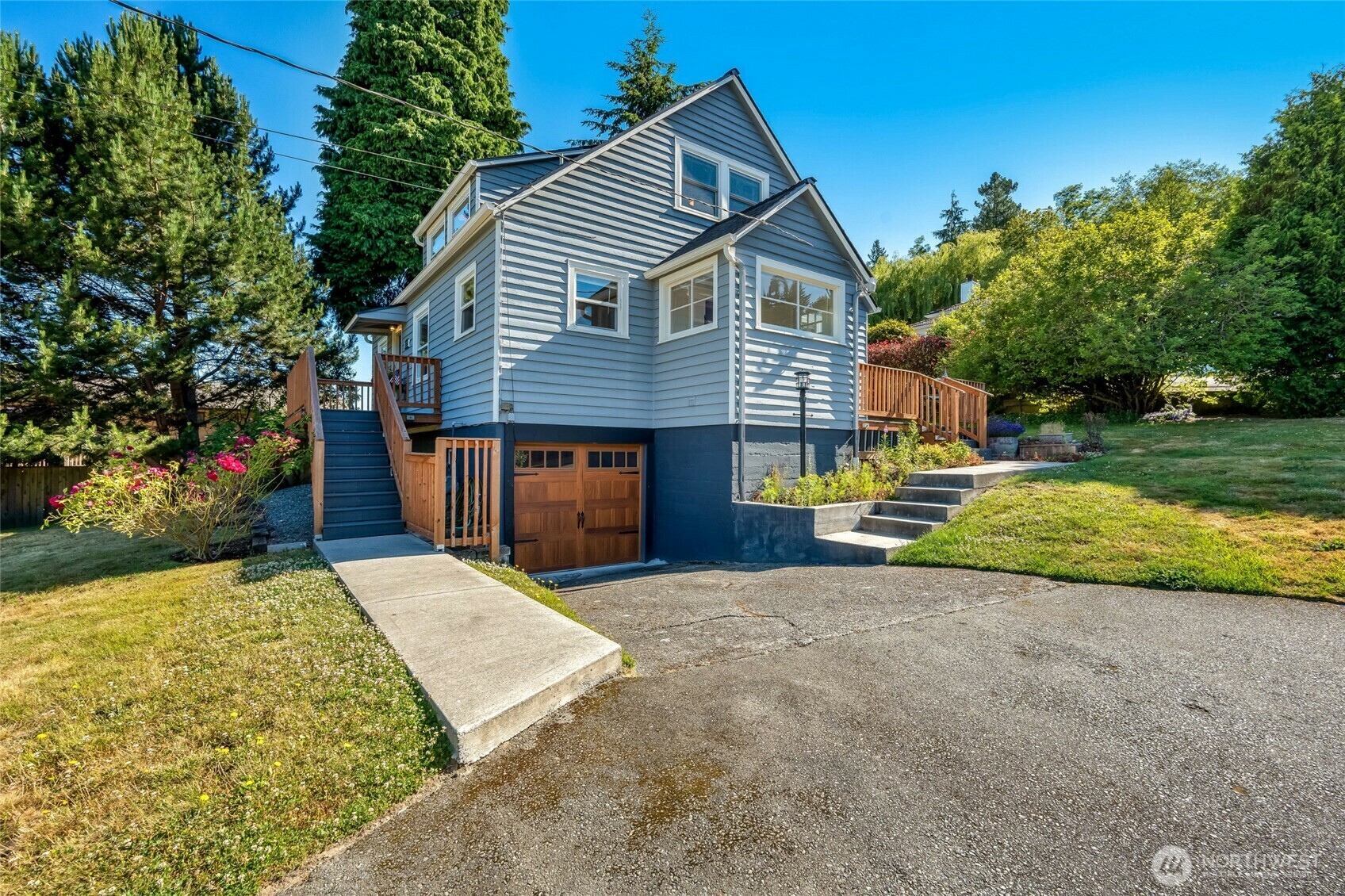 Property Photo:  4725  Glenwood Avenue  WA 98203 