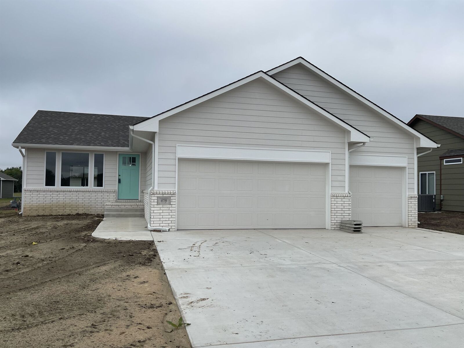 Property Photo: 475 N Sunrise KS 67133