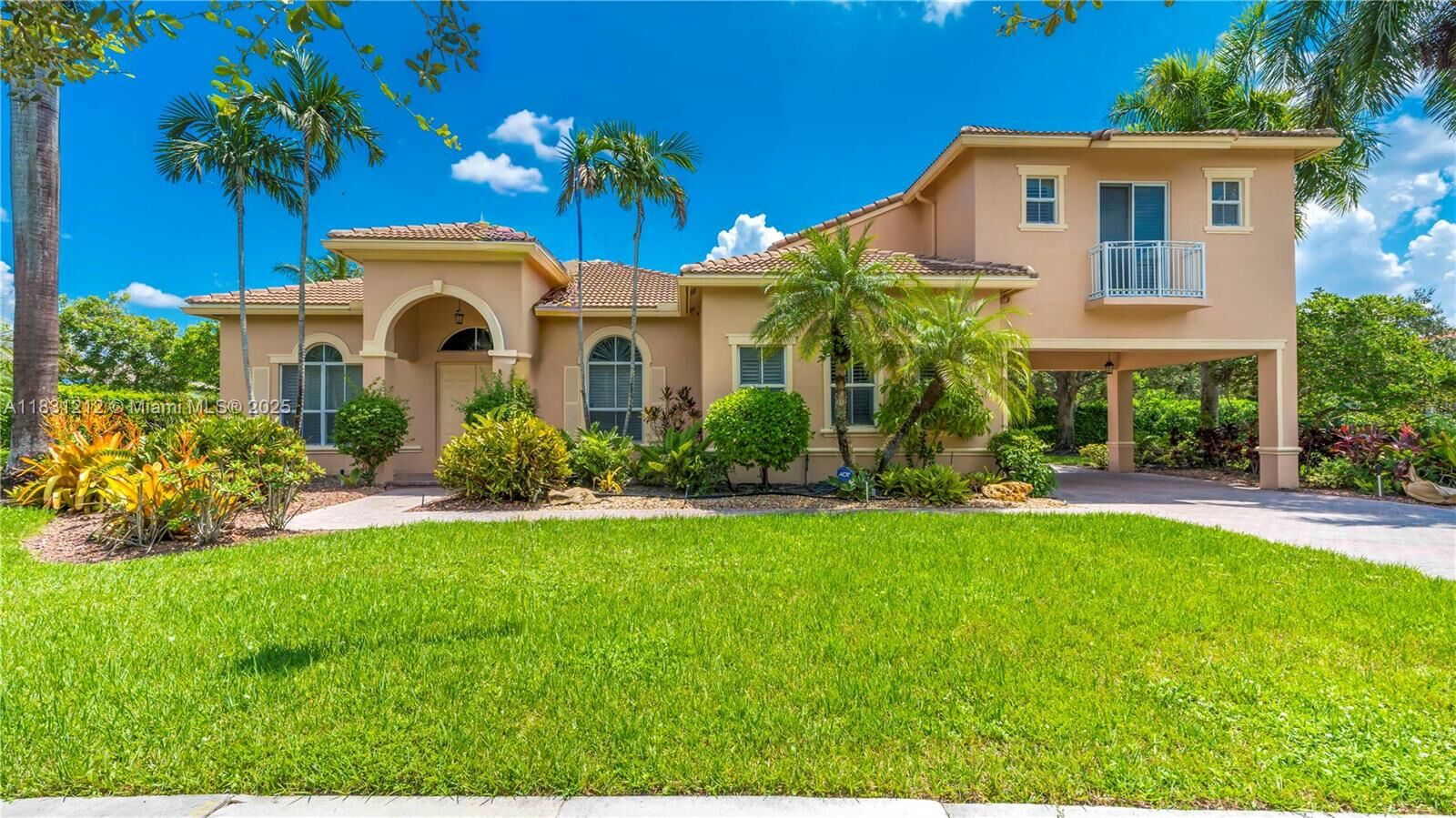 Property Photo: 3230 SW 139th Ter FL 33330