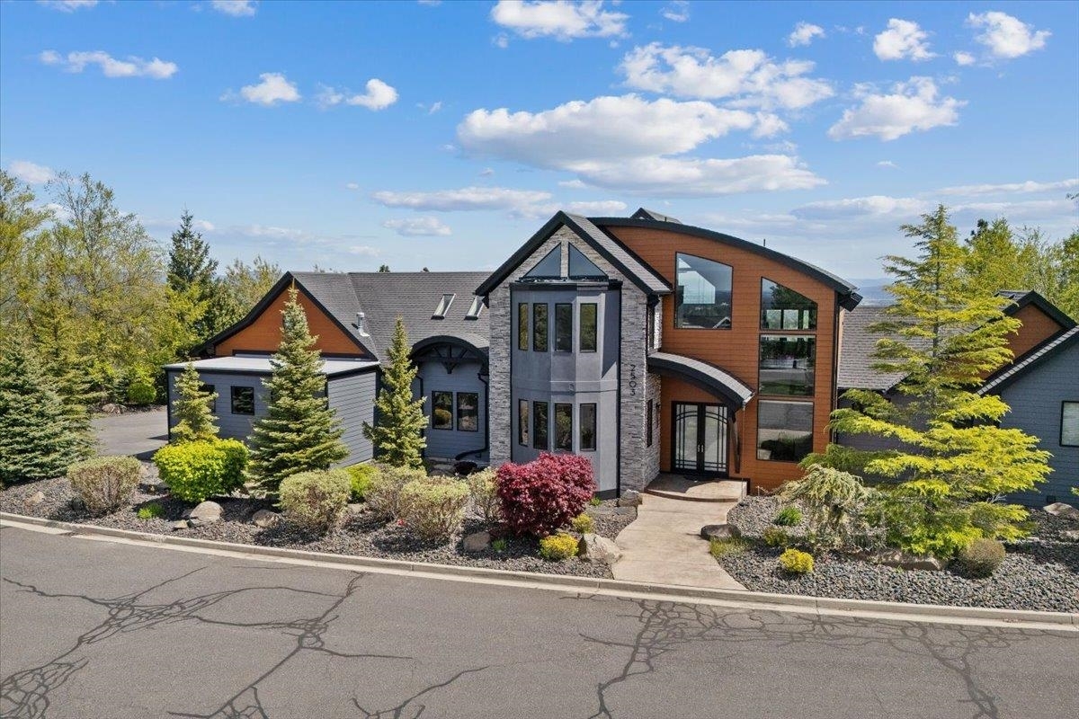 Property Photo:  2503 S Thierman Ln  WA 99223 
