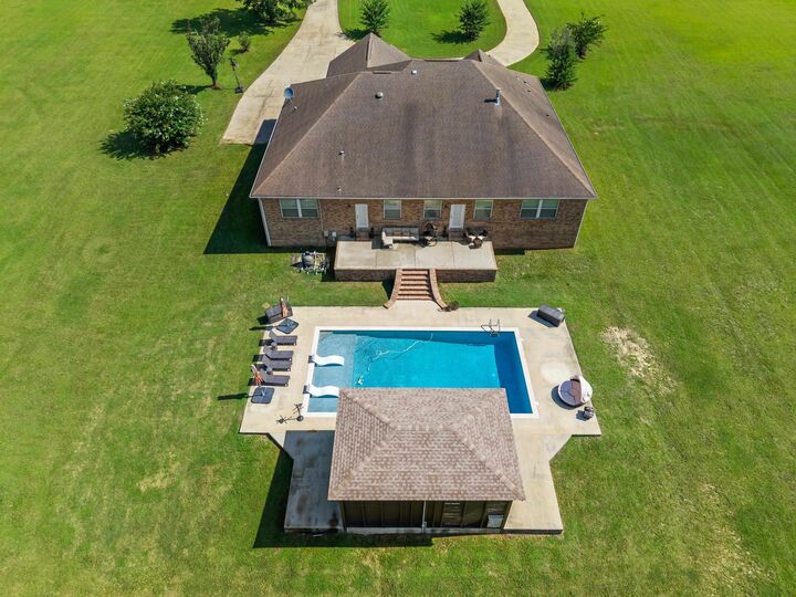 Property Photo: 230 Turkey Run Lane FL 32333