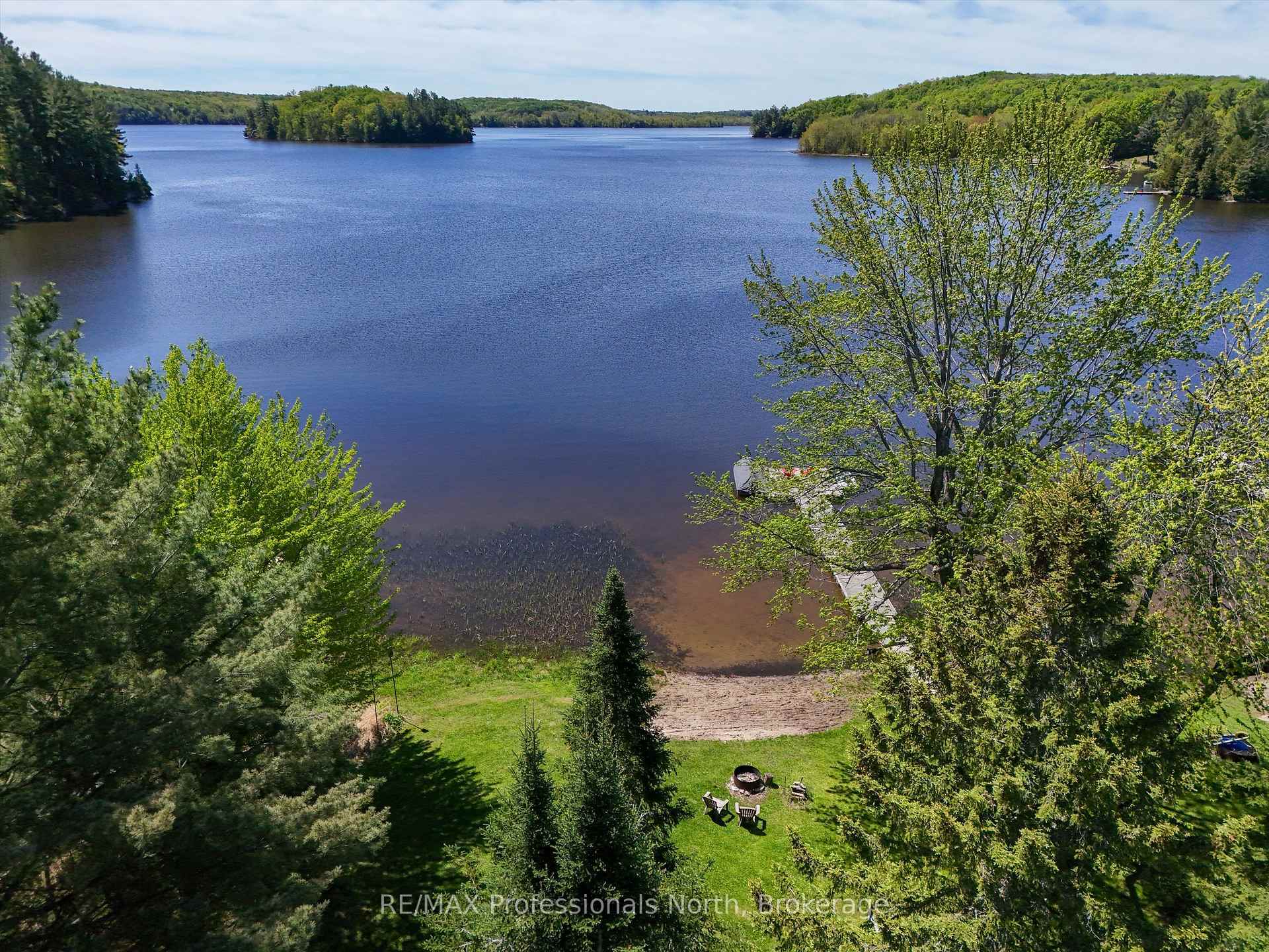 Photo de la propriété:  1020 Cove Road  ON P0B 1M0 