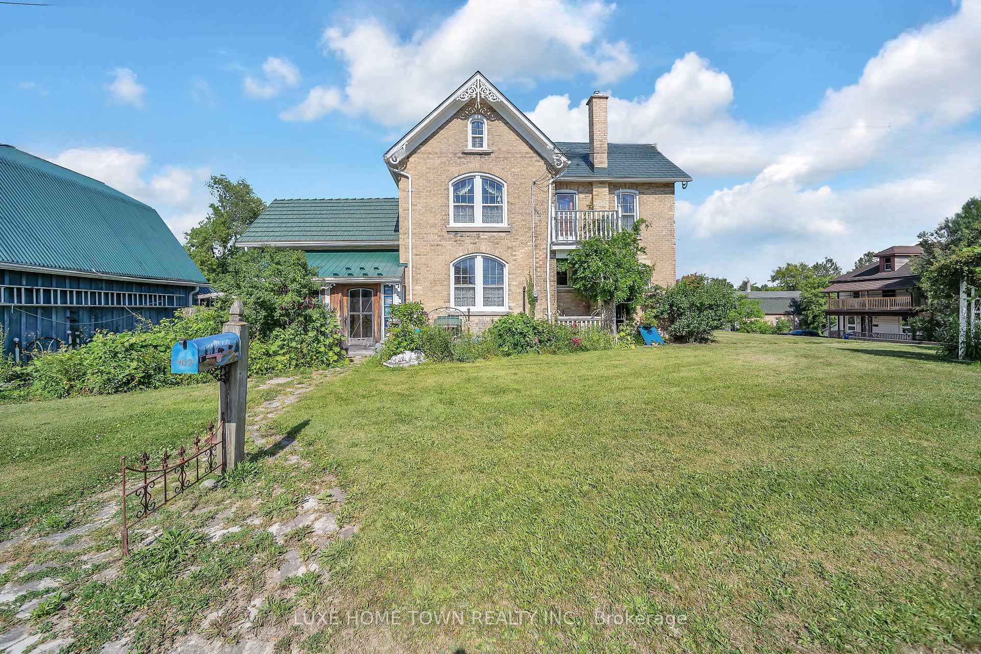 Property Photo: 402 Lambton Street E ON N0G 1R0