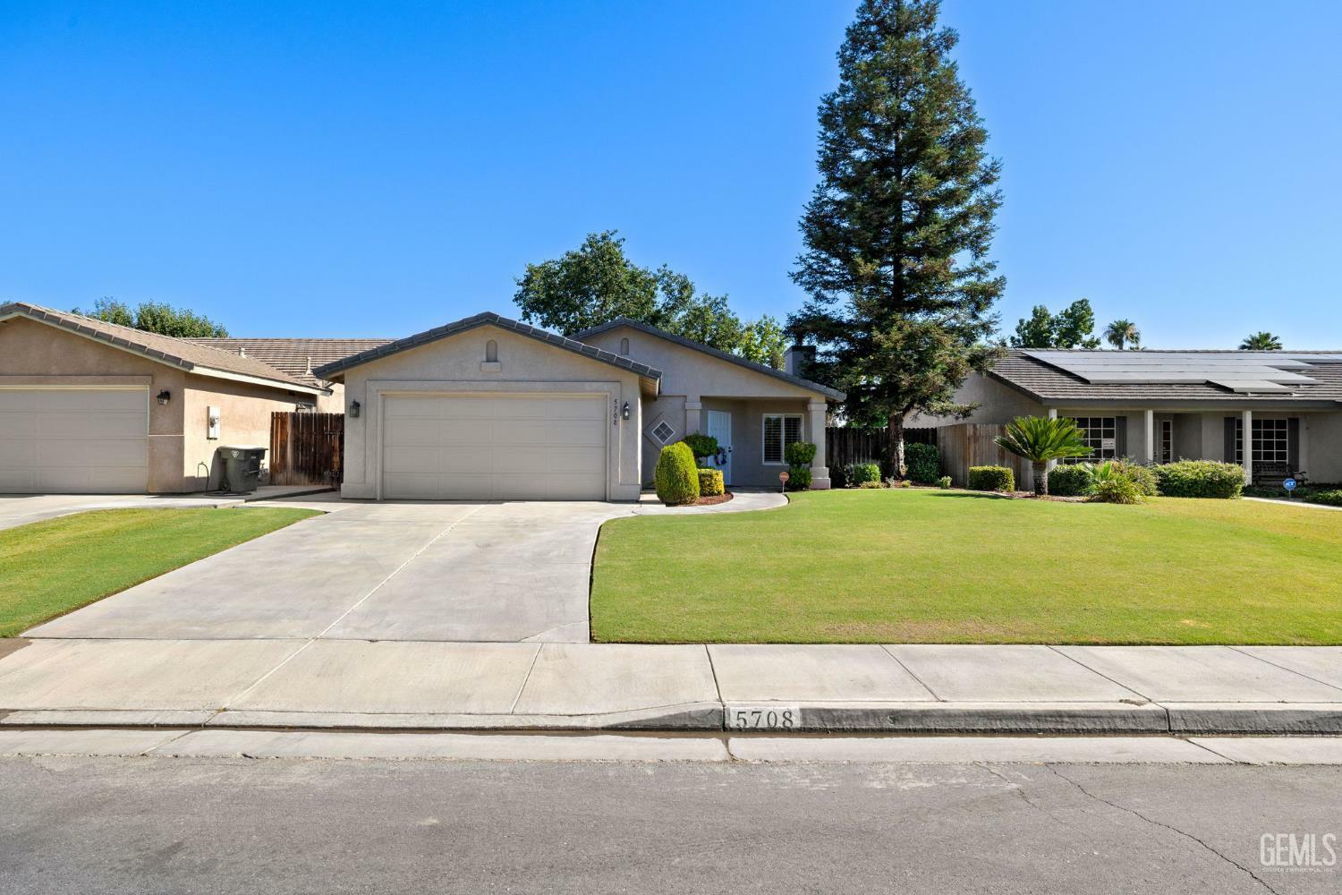 Property Photo: 5708 Clear Valley Court CA 93313