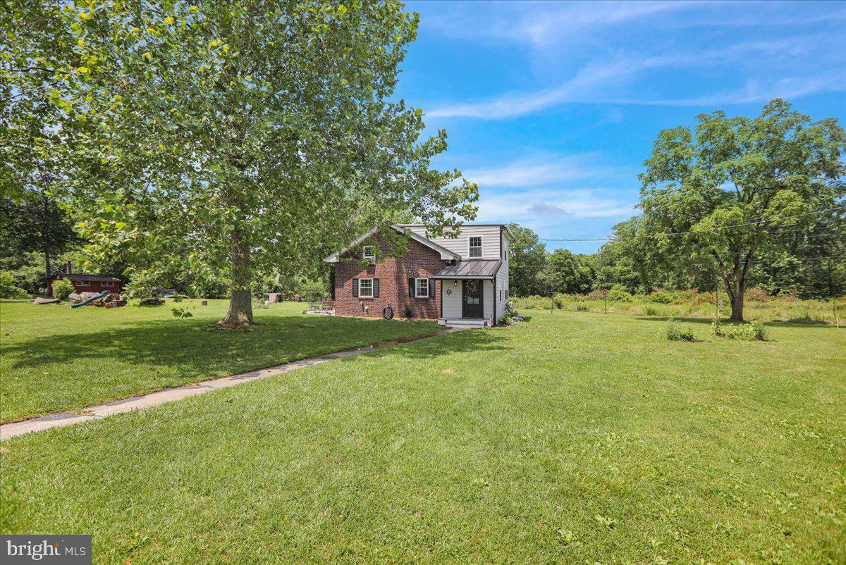 Property Photo:  242 Snyder Road  PA 19547 