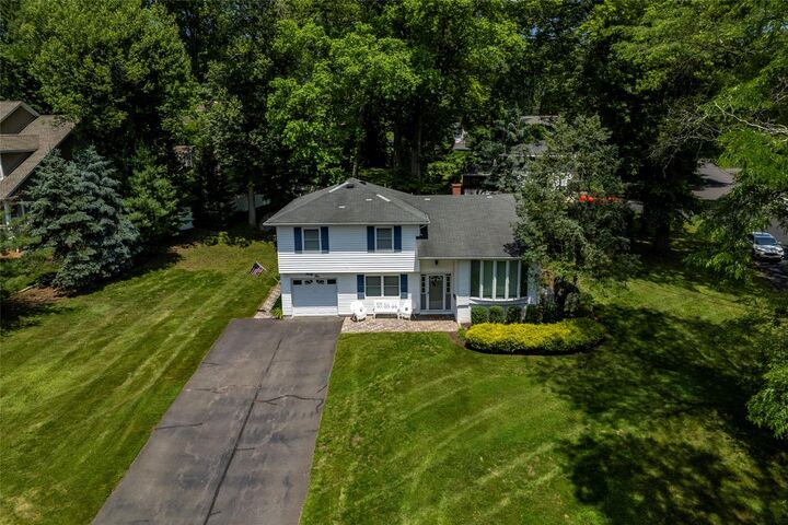 Property Photo:  32 Stratford Place  NY 10956 