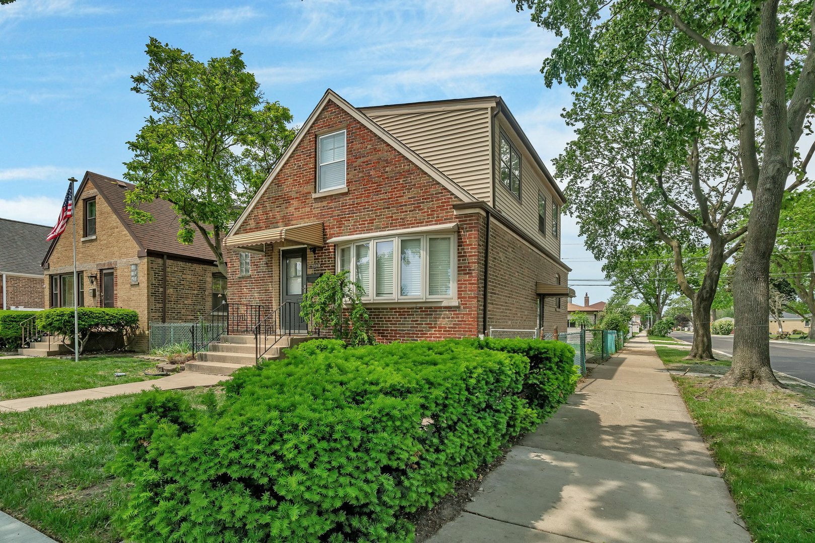 Property Photo:  5200 S Newcastle Avenue  IL 60638 
