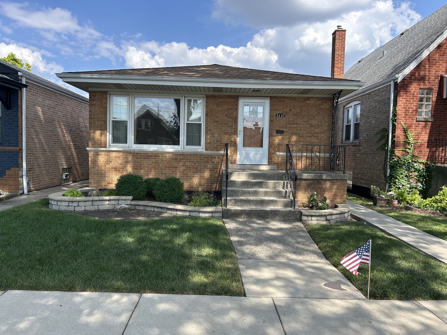 Property Photo: 5437 S Normandy Avenue IL 60638
