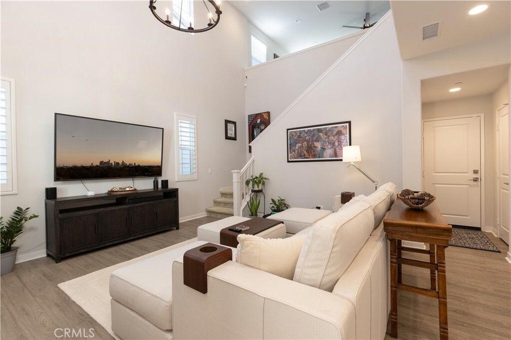 Property Photo: 45055 Via Vela CA 92592