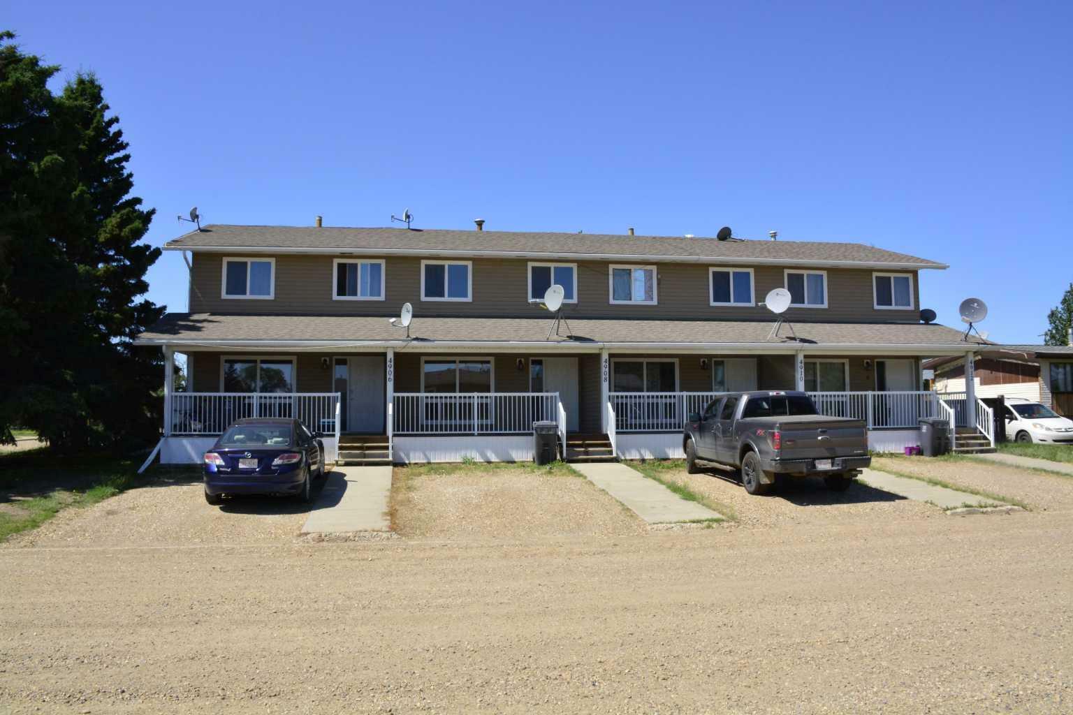 Property Photo:  4906-4914 49 Street  AB T0H 0E0 