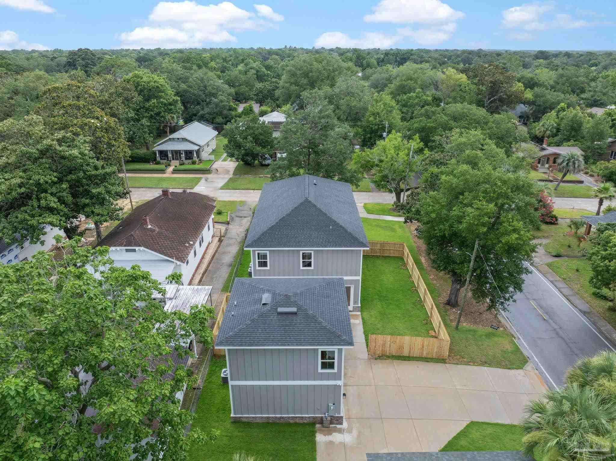 Property Photo: 1619 E De Soto St FL 32501