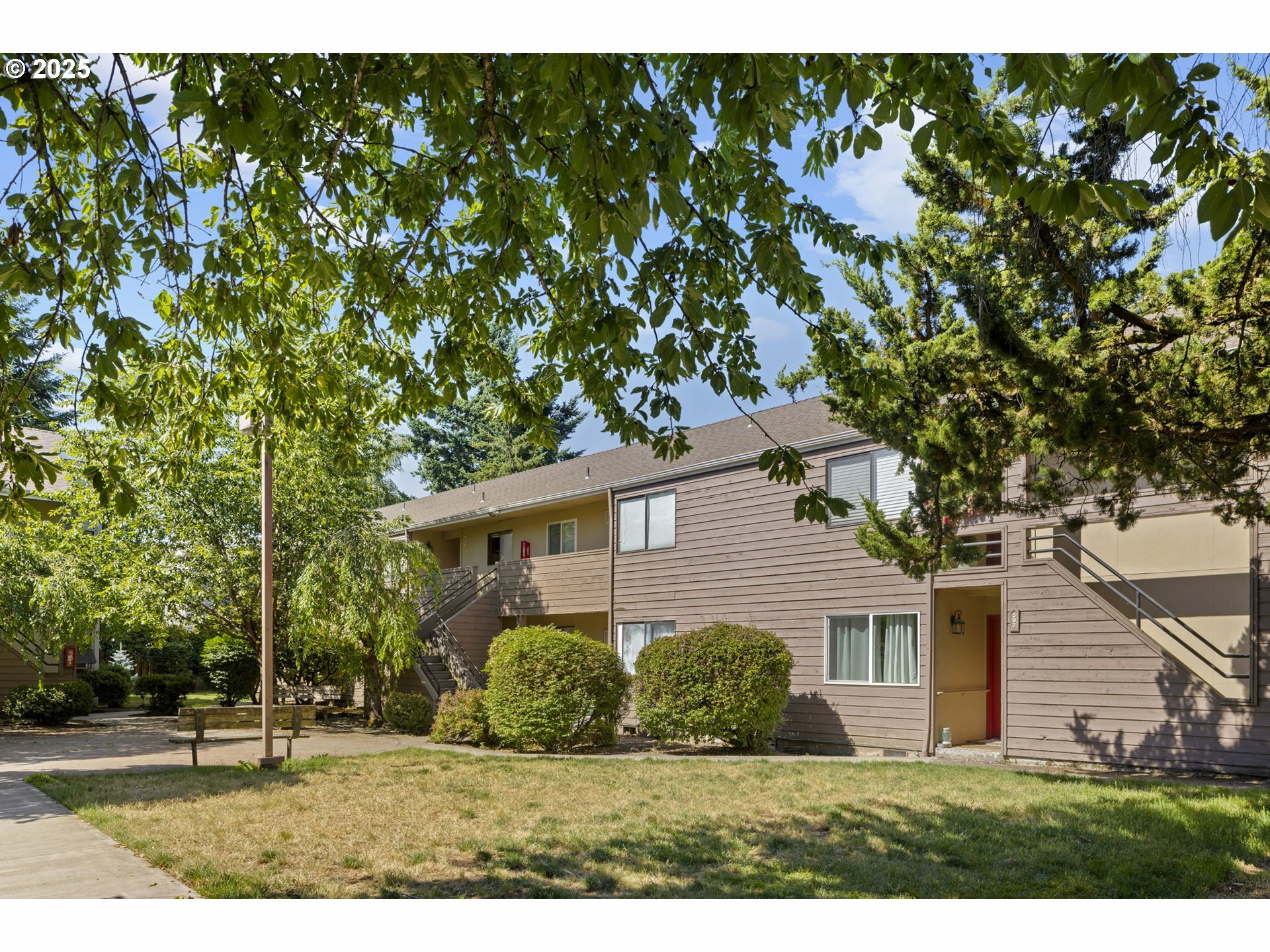 Property Photo:  603 SE 148th Ave  OR 97233 