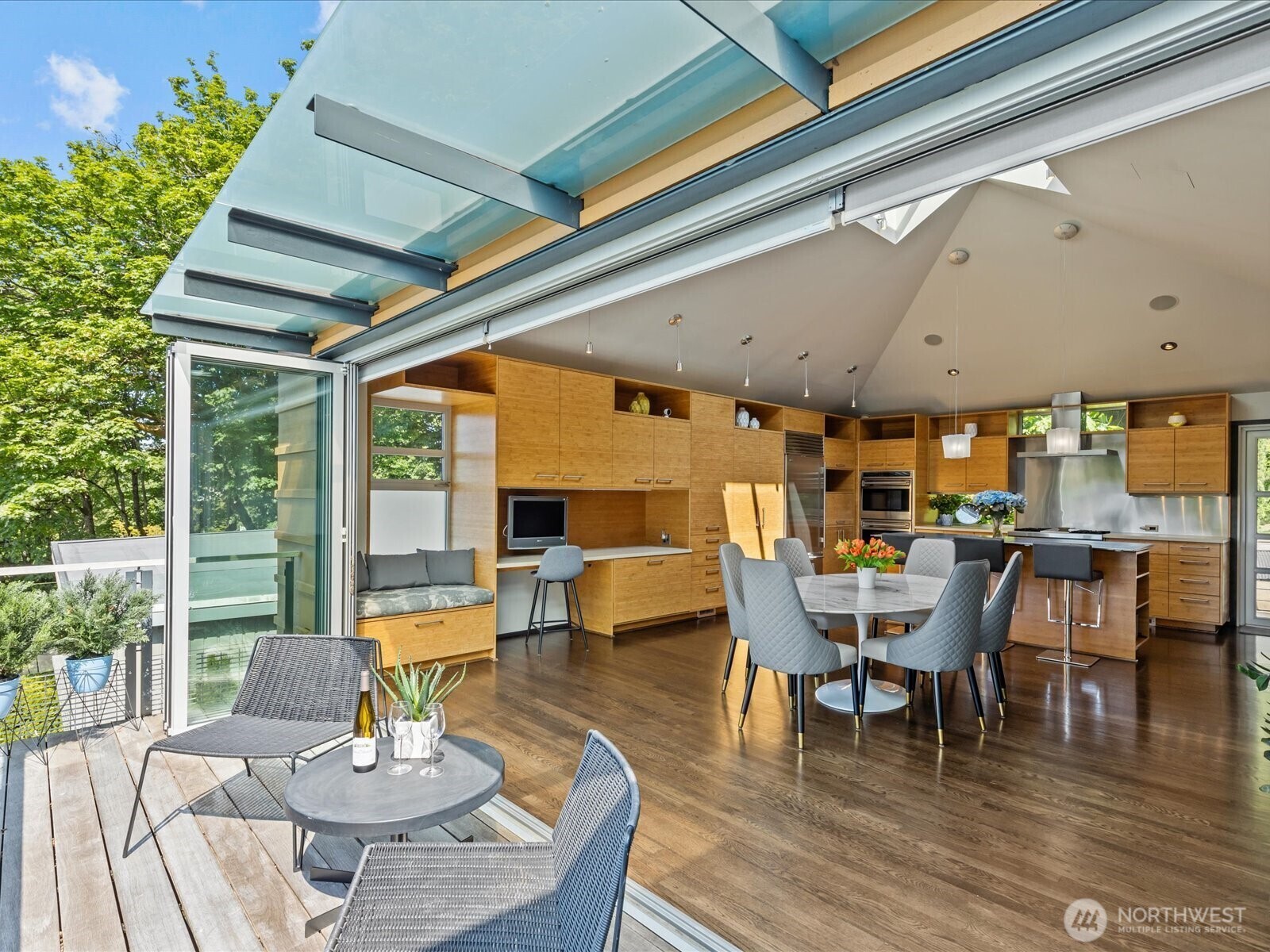 Property Photo:  3332 E Ford Place  WA 98112 