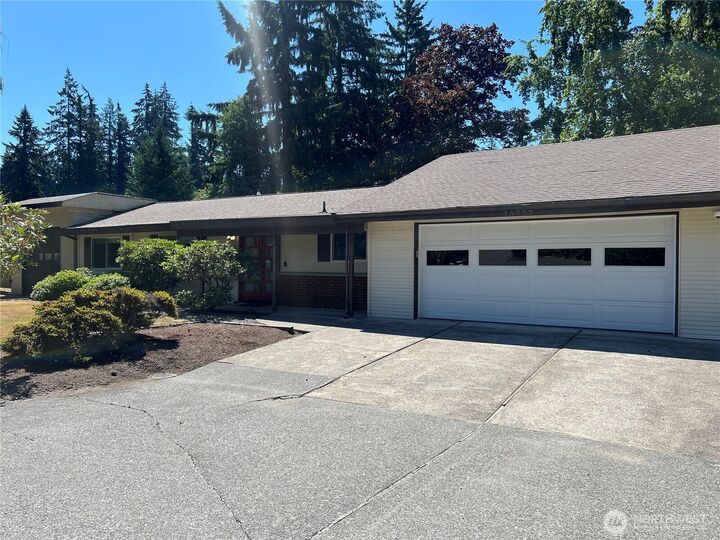 Property Photo:  15667 SE 24th Street  WA 98008 