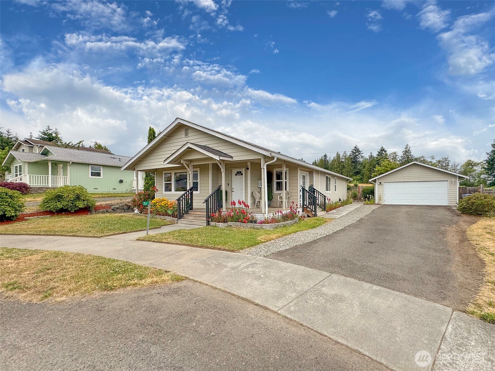 Property Photo:  31  Alpine Loop  WA 98382 