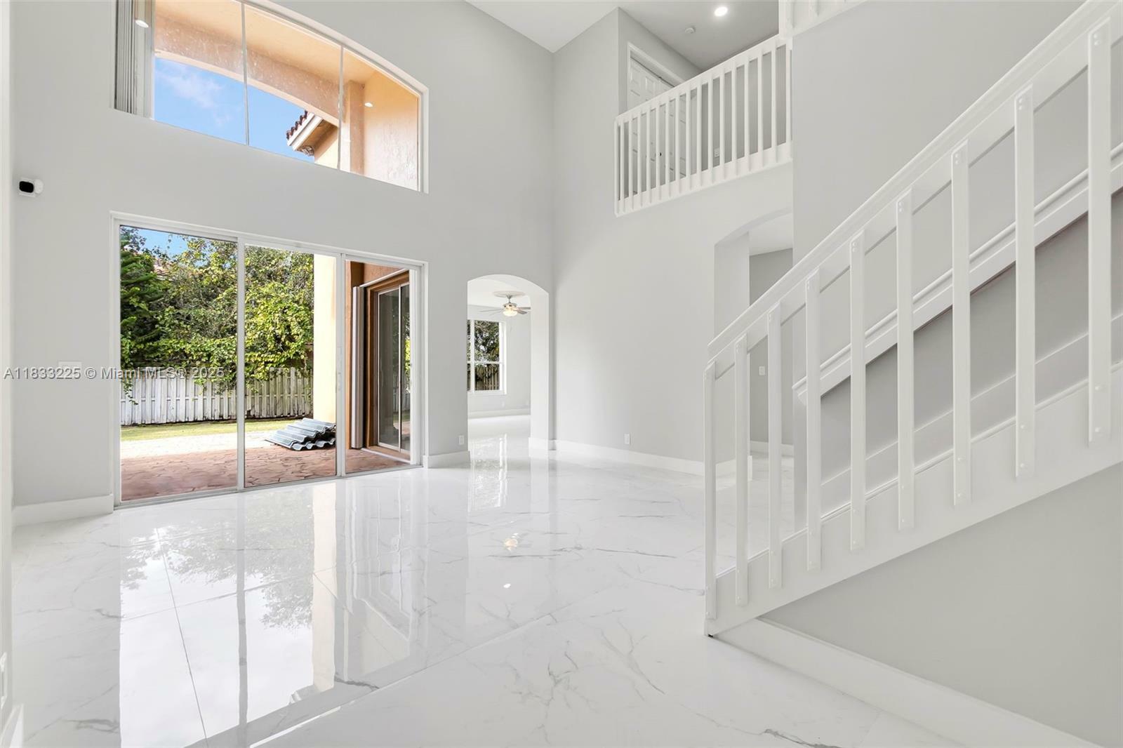 Property Photo: 860 SW 191st Ave FL 33029