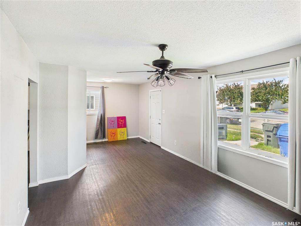 Property Photo:  619 7th Street E  SK S6V 0S7 