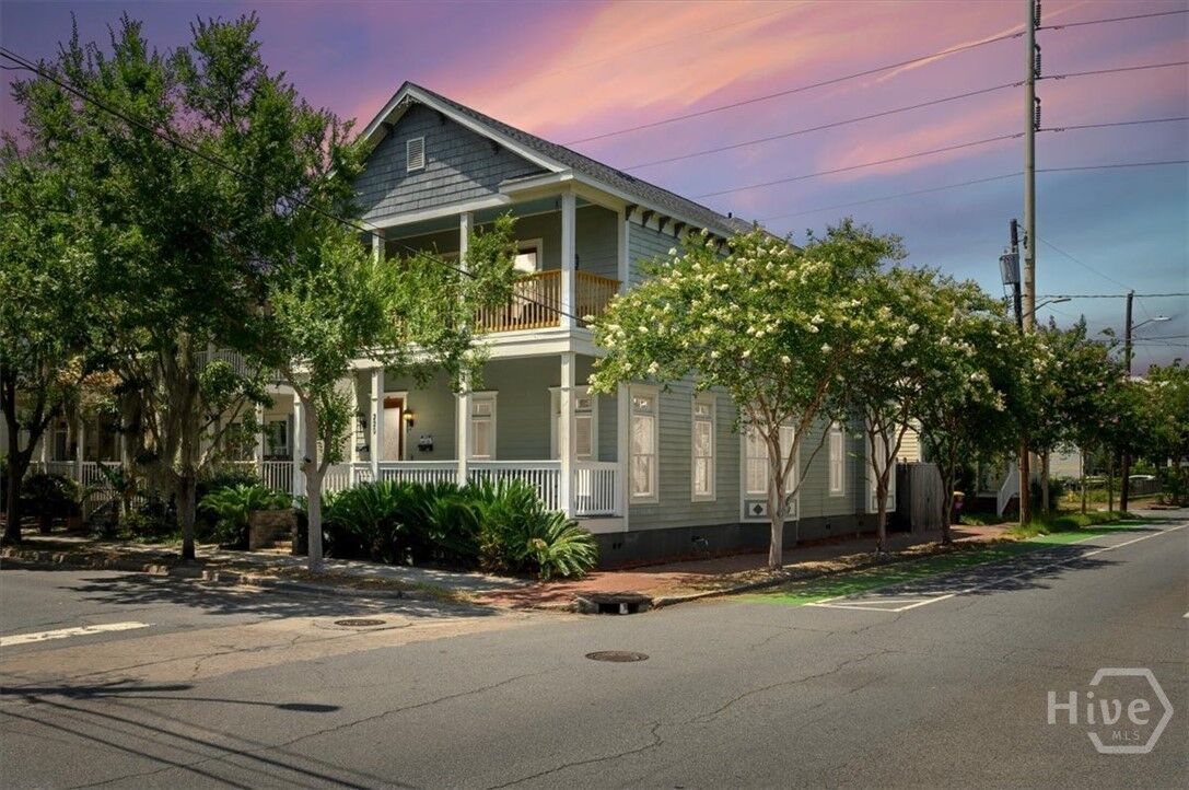 Property Photo: 220 E 33rd Street A GA 31401