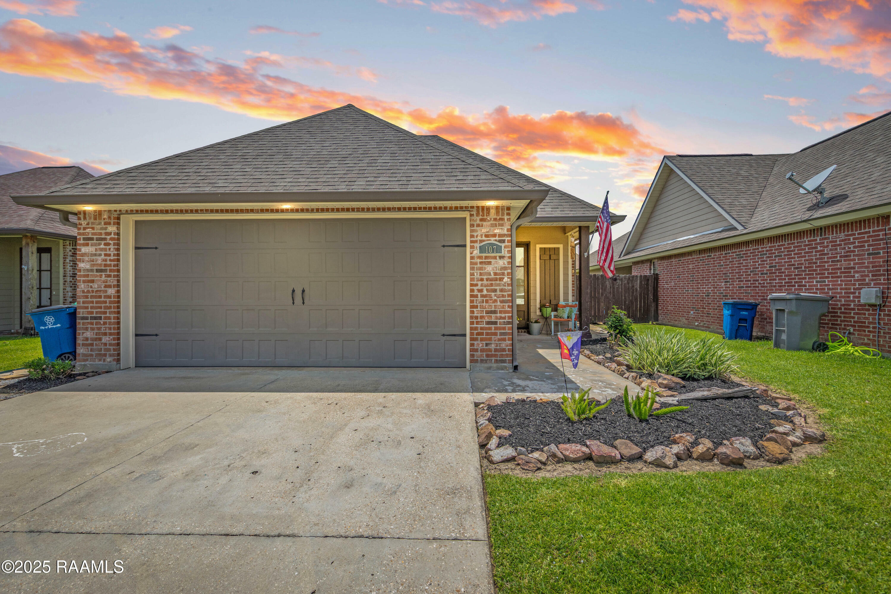 Property Photo: 107 Canton Court LA 70592