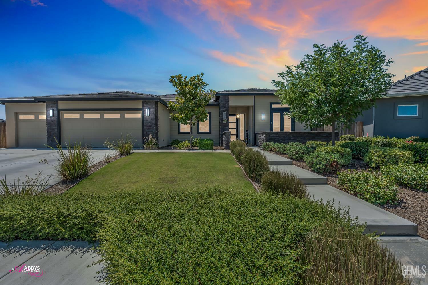 802 Barre Court  Bakersfield CA 93314 photo