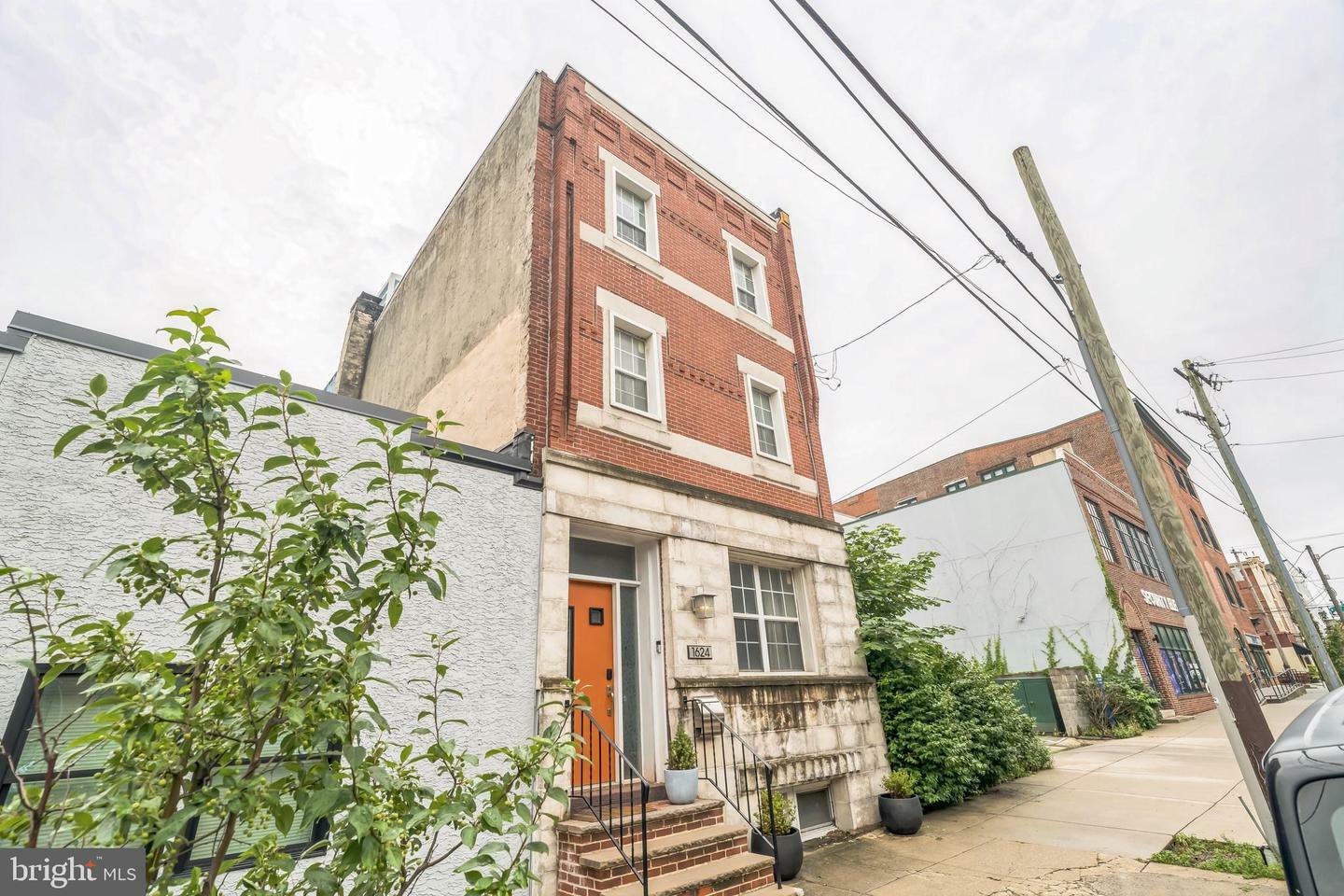 Property Photo: 1624 Fairmount Avenue PA 19130