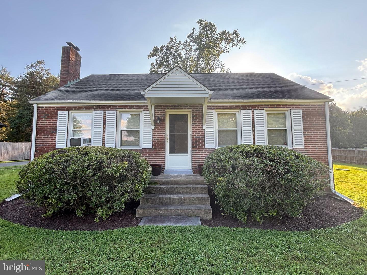 Property Photo: 650 Walker Road VA 22066