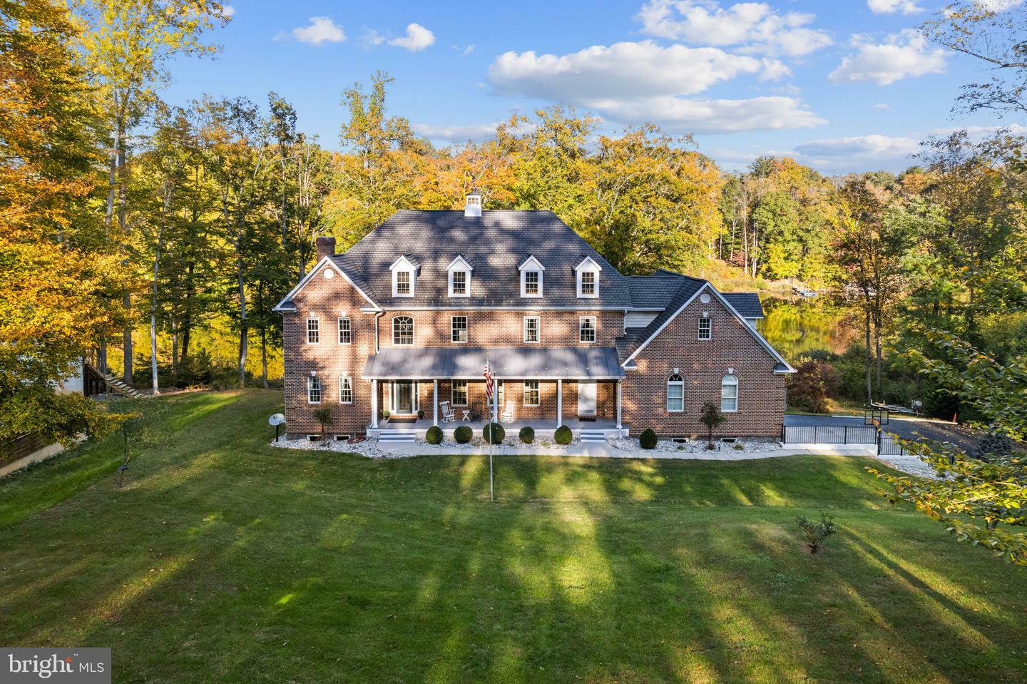 Property Photo: 10823 Gladney Drive VA 20111