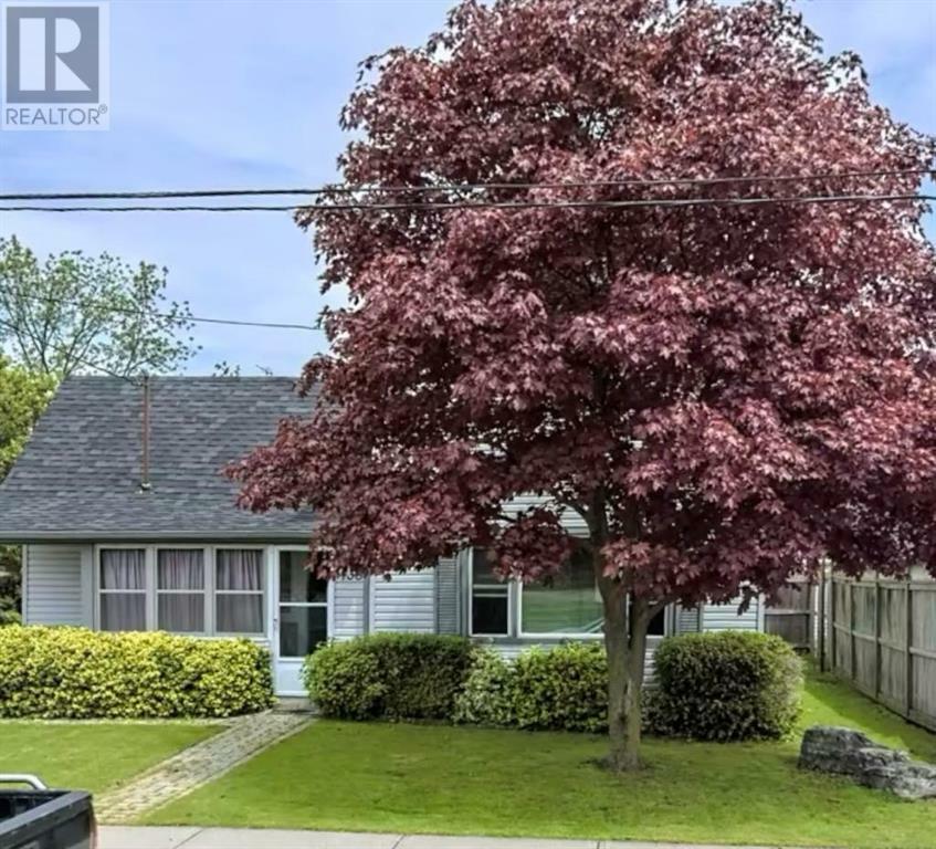Property Photo: 438 Huggard Street ON N0N 1R0