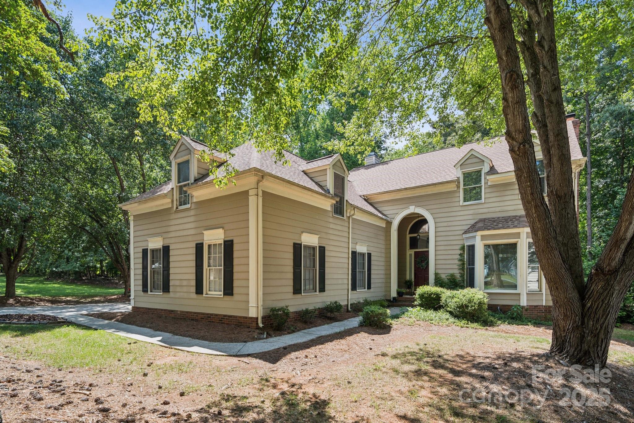 4716 Heatherton Place  Charlotte NC 28270 photo